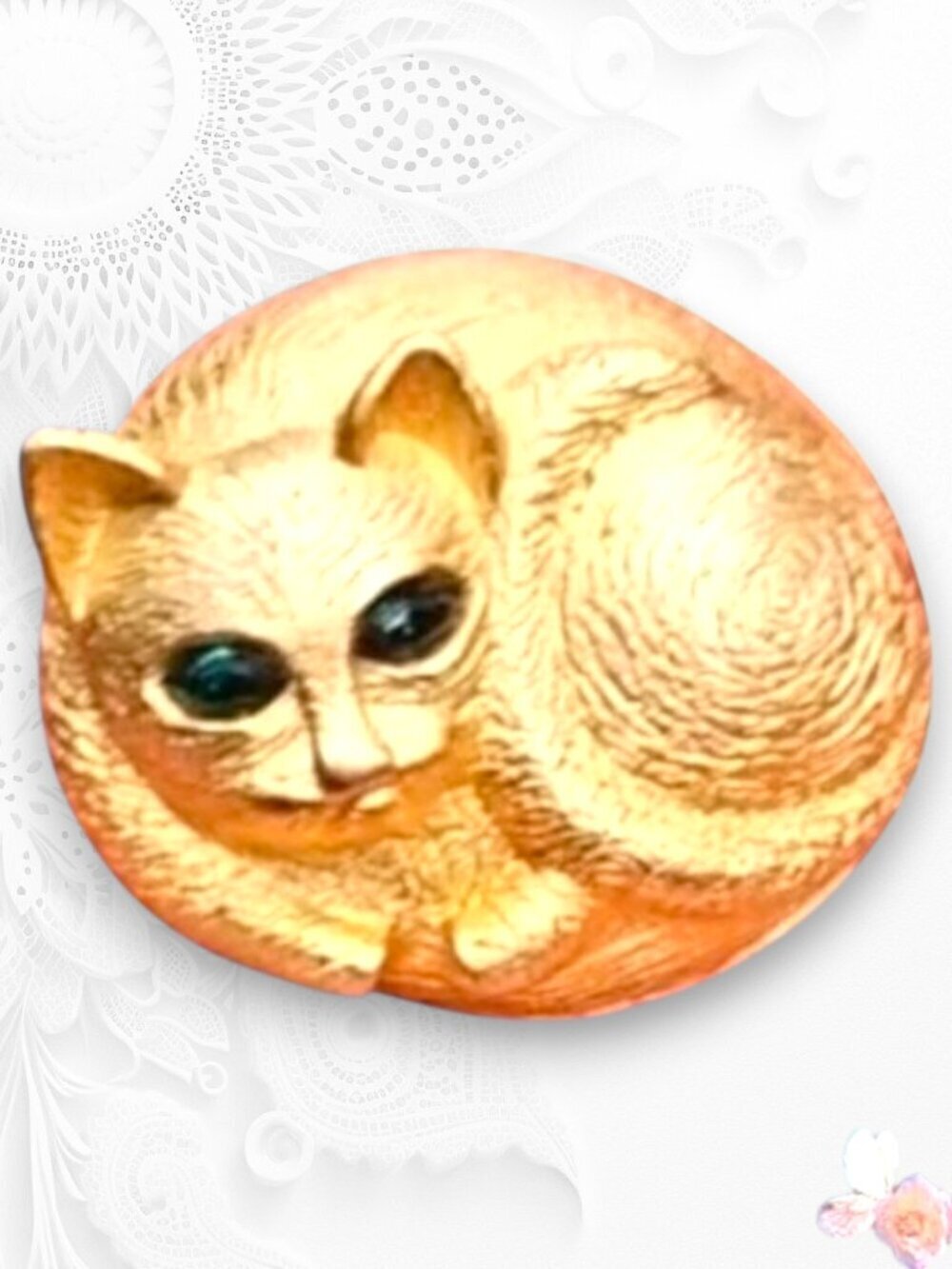Signed Piscitelli Curled Cat Brooch Gold Tone Green Eyes Vintage